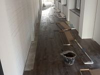 Подготовка основания и укладка кварцвиниловой плитки